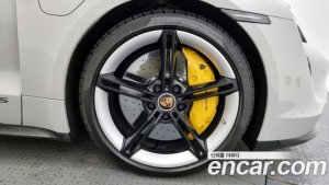 Porsche Taycan Turbo S 2021 года из Южной Кореи