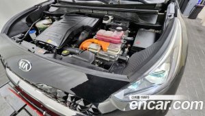 Kia Niro 1.6 HEV 2020 года из Южной Кореи