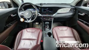 Kia Niro 1.6 HEV 2020 года из Южной Кореи