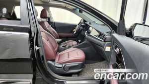 Kia Niro 1.6 HEV 2020 года из Южной Кореи