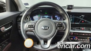 Kia Niro 1.6 HEV 2020 года из Южной Кореи