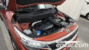Kia Seltos Бензин 1.6 Turbo 4WD 2020 года из Южной Кореи