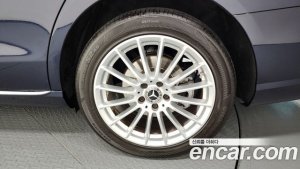 Mercedes-Benz E-Class E220d 4MATIC Exclusive 2021 года из Южной Кореи