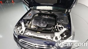 Mercedes-Benz E-Class E220d 4MATIC Exclusive 2021 года из Южной Кореи
