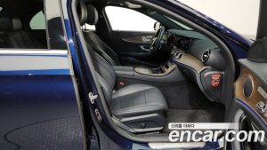 Mercedes-Benz E-Class E220d 4MATIC Exclusive 2021 года из Южной Кореи