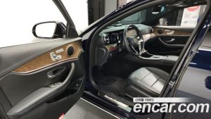 Mercedes-Benz E-Class E220d 4MATIC Exclusive 2021 года из Южной Кореи
