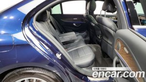 Mercedes-Benz E-Class E220d 4MATIC Exclusive 2021 года из Южной Кореи