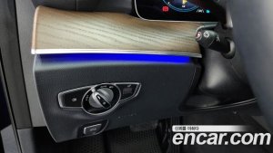 Mercedes-Benz E-Class E220d 4MATIC Exclusive 2021 года из Южной Кореи