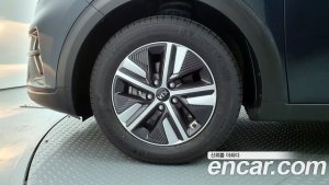 Kia Niro 1.6 HEV 2020 года из Южной Кореи