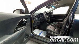 Kia Niro 1.6 HEV 2020 года из Южной Кореи
