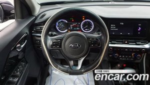 Kia Niro 1.6 HEV 2020 года из Южной Кореи