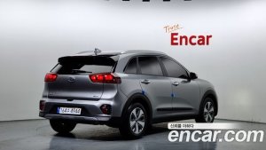 Kia Niro 1.6 HEV 2021 года из Южной Кореи