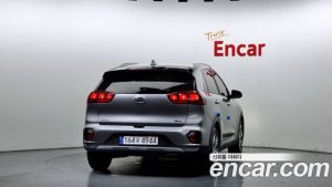 Kia Niro 1.6 HEV 2021 года из Южной Кореи