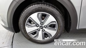 Kia Niro 1.6 HEV 2021 года из Южной Кореи