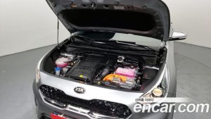 Kia Niro 1.6 HEV 2021 года из Южной Кореи