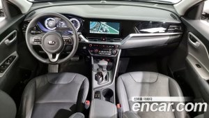 Kia Niro 1.6 HEV 2021 года из Южной Кореи