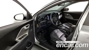 Kia Niro 1.6 HEV 2021 года из Южной Кореи