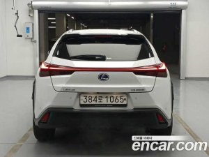 Lexus UX 2.0 2WD 2021 года из Южной Кореи