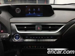 Lexus UX 2.0 2WD 2021 года из Южной Кореи