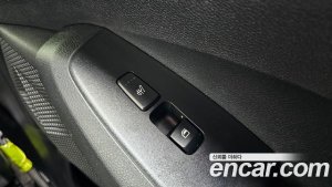 Kia Seltos Бензин 1.6 Turbo 2WD 2021 года из Южной Кореи
