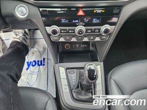 Hyundai AVANTE 1.6 2020 года из Южной Кореи