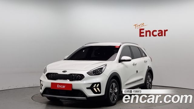 Kia Niro 1.6 HEV 2021 года из Кореи