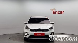 Kia Niro 1.6 HEV 2021 года из Южной Кореи