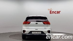Kia Niro 1.6 HEV 2021 года из Южной Кореи
