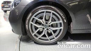 Mercedes-Benz E-Class E220d 4MATIC AMG Line 2021 года из Южной Кореи