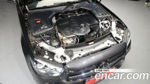 Mercedes-Benz E-Class E220d 4MATIC AMG Line 2021 года из Южной Кореи