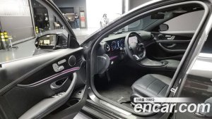 Mercedes-Benz E-Class E220d 4MATIC AMG Line 2021 года из Южной Кореи