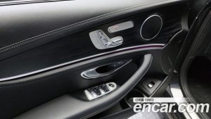 Mercedes-Benz E-Class E220d 4MATIC AMG Line 2021 года из Южной Кореи