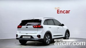 Kia Niro 1.6 HEV 2021 года из Южной Кореи