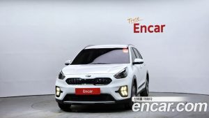 Kia Niro 1.6 HEV 2021 года из Южной Кореи