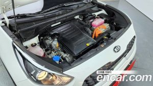 Kia Niro 1.6 HEV 2021 года из Южной Кореи