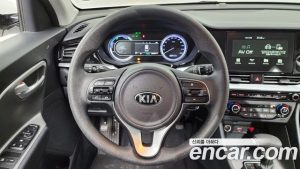 Kia Niro 1.6 HEV 2021 года из Южной Кореи