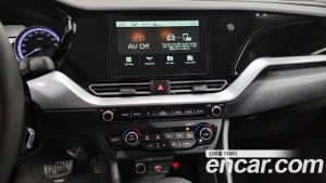 Kia Niro 1.6 HEV 2021 года из Южной Кореи