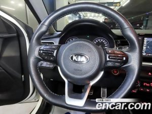 Kia Stonic 1.4 2020 года из Южной Кореи