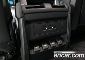Land Rover Defender 110 D240 Lunch Edition 2020 года из Южной Кореи