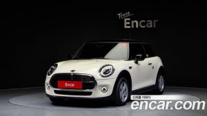 Mini Cooper DEFAULT 2021 года из Южной Кореи