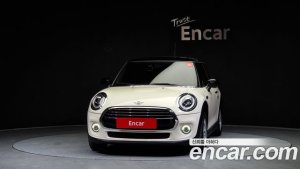 Mini Cooper DEFAULT 2021 года из Южной Кореи