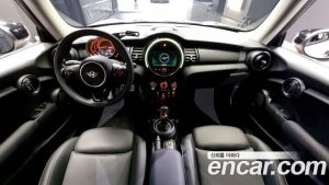 Mini Cooper DEFAULT 2021 года из Южной Кореи