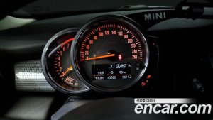 Mini Cooper DEFAULT 2021 года из Южной Кореи