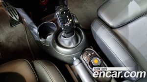 Mini Cooper DEFAULT 2021 года из Южной Кореи