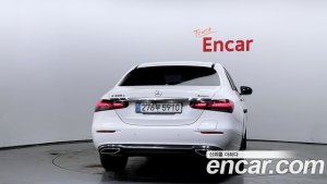 Mercedes-Benz E-Class E300e 4MATIC Exclusive 2021 года из Южной Кореи