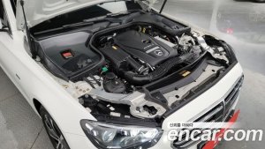 Mercedes-Benz E-Class E300e 4MATIC Exclusive 2021 года из Южной Кореи