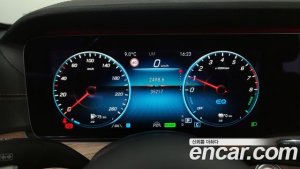 Mercedes-Benz E-Class E300e 4MATIC Exclusive 2021 года из Южной Кореи