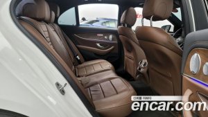 Mercedes-Benz E-Class E300e 4MATIC Exclusive 2021 года из Южной Кореи