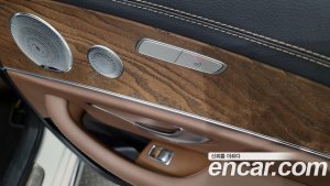 Mercedes-Benz E-Class E300e 4MATIC Exclusive 2021 года из Южной Кореи