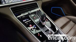 Porsche Panamera 3.0 AWD 2020 года из Южной Кореи